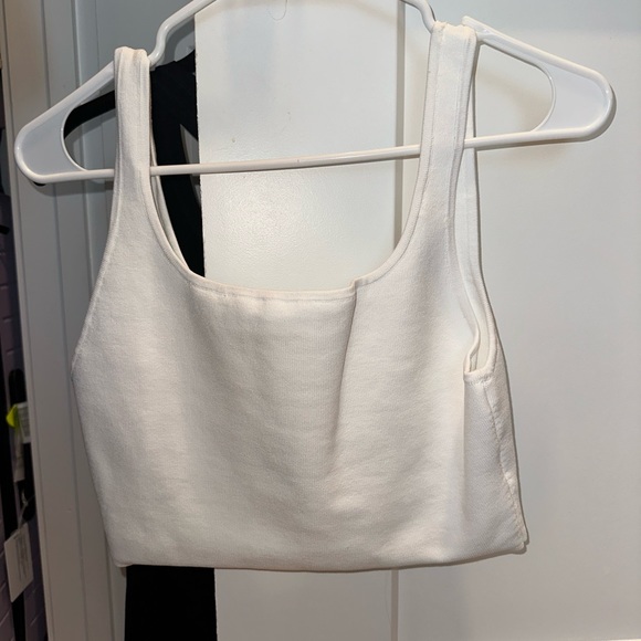 Aritzia, Large, Babaton knit white cropped tank. Never worn. Excellent condition - Picture 1 of 5